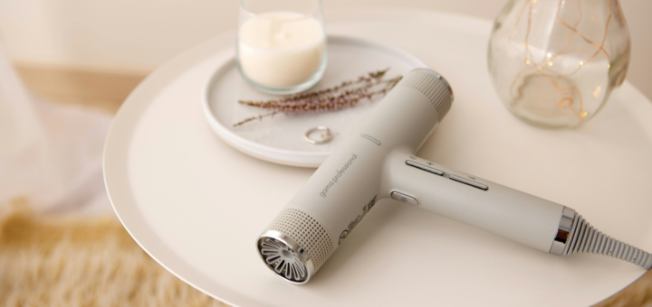 護髮、造型、速乾TOP7高人氣吹風機推薦！Dyson/sOlac/Philips/Flora